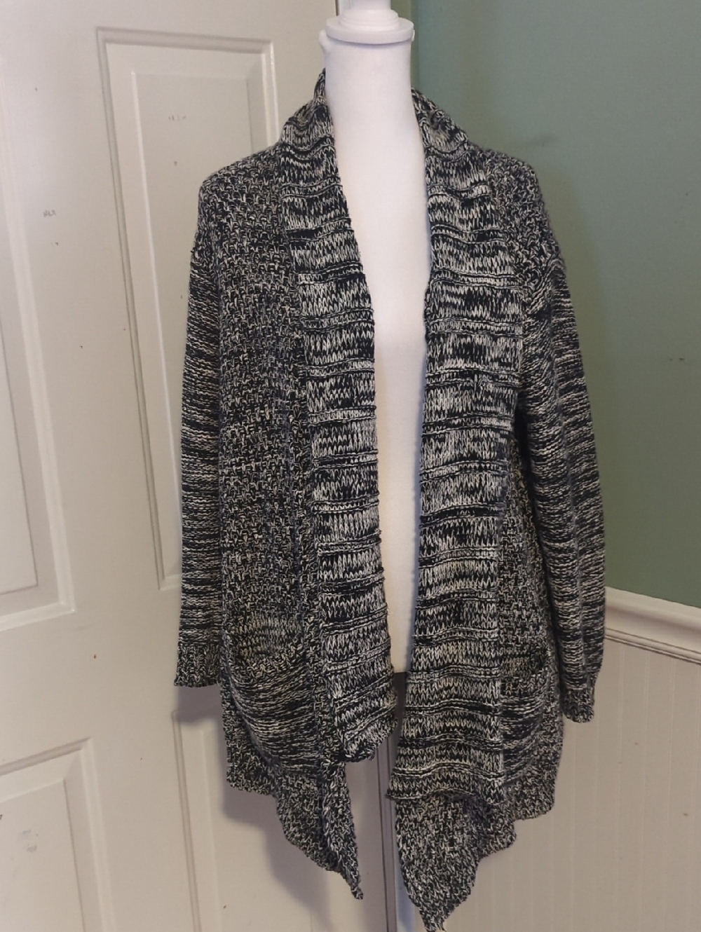 Forever 21 Black & White Marled Open-Front Cardigan Draped Large Office Home